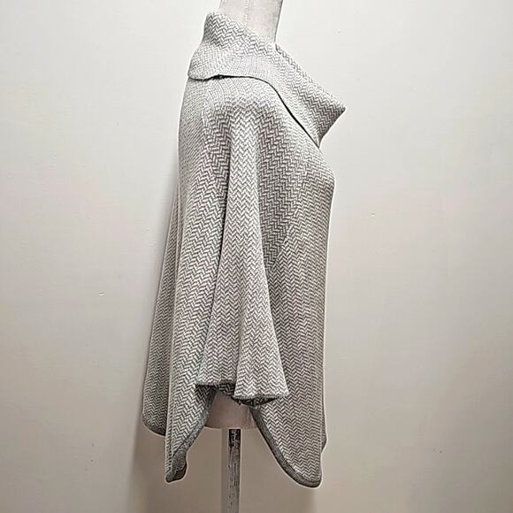 Loft Outlet Women Gray Chevron Cozy Cowl Neck Pullover Poncho Sweater Size M/L - Picture 6 of 9